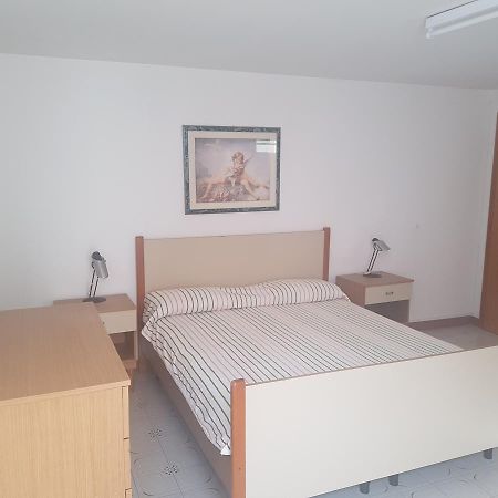 Ws Economy Rooms & Apartment Галиполи Екстериор снимка